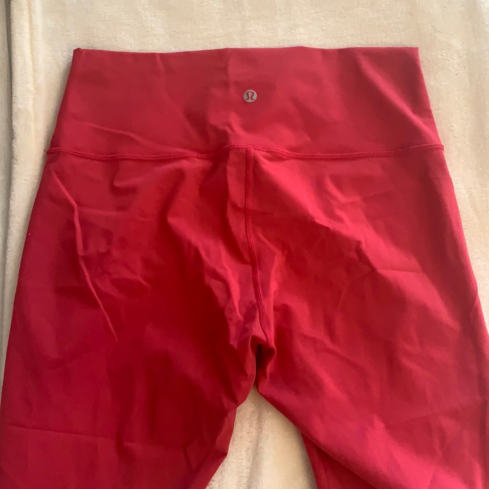 Lululemon pink cropped leggings!